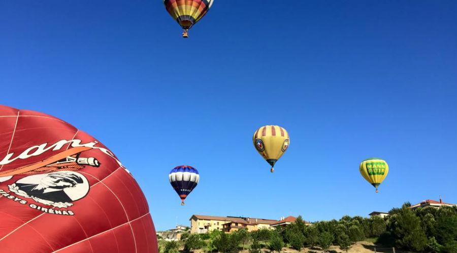 Rencontre internationale Mongolfiere Fragneto Monforte 2017