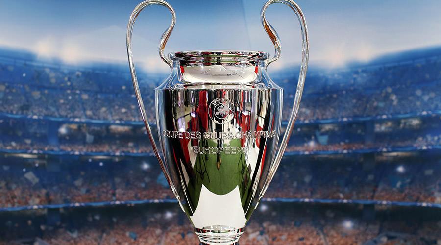 Copa de la UEFA Champions League, espectáculo en Nápoles