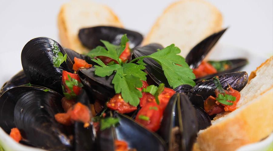 2017 mussel festival in Bacoli