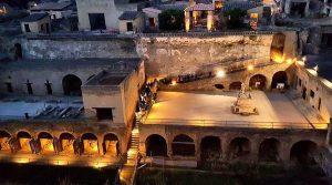 ليلة بيضاء في Herculaneum مع دخول مجاني إلى MAV والمشي إلى الحفريات في 2 اليورو