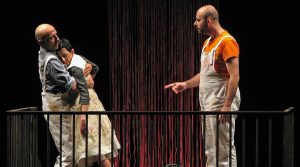 ‘Nta ll’aria di Tino Caspanello al Nuovo Teatro Sanità: in scena la poesia dell’attesa