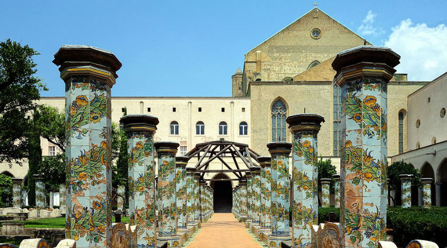 Degustación de dulces monásticos en el claustro de Santa Chiara en Nápoles con una visita guiada