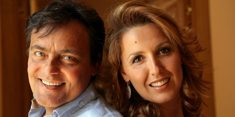 Eduardo Tartaglia et Veronica Mazza à travers la mer ou deux verres au Teatro Sannazaro à Naples