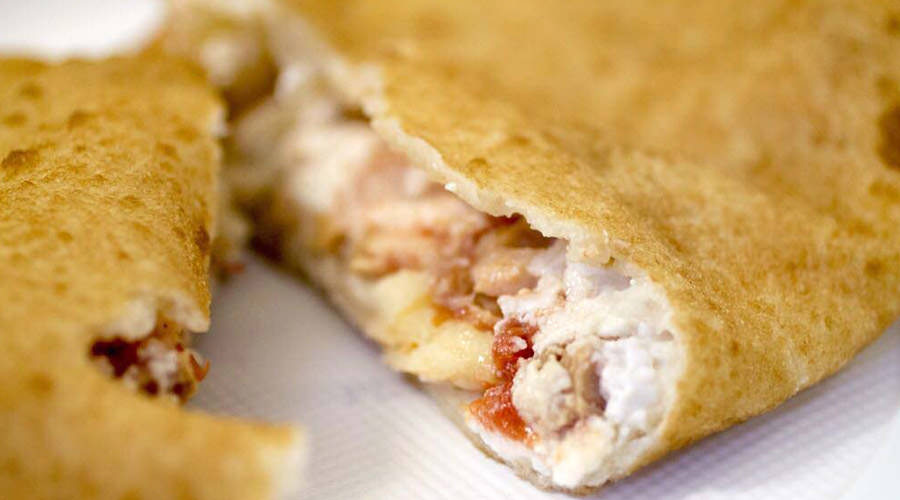 Pizza fritta della Masardona, nuova sede sul Lungomare di Napoli
