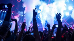 那不勒斯Arenile di Bagnoli的新年2018：一部不间断的音乐电影