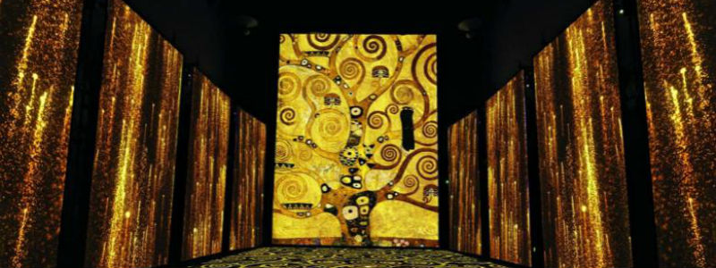 The exhibition on Klimt Experience in Naples