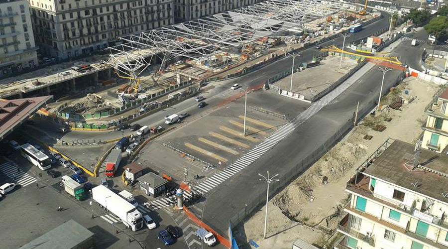 Lavori in Piazza Garibaldi a Napoli