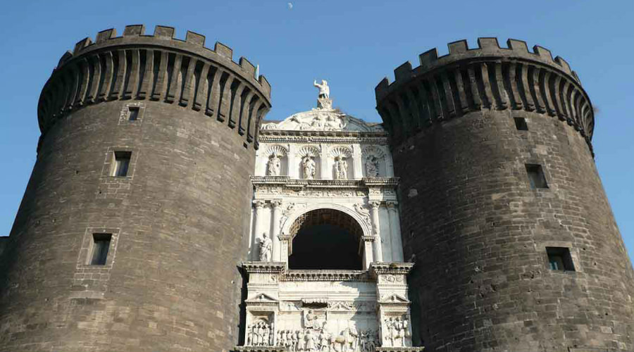 New Year 2018 at Maschio Angioino in Naples, guided tours to discover the Holy Grail