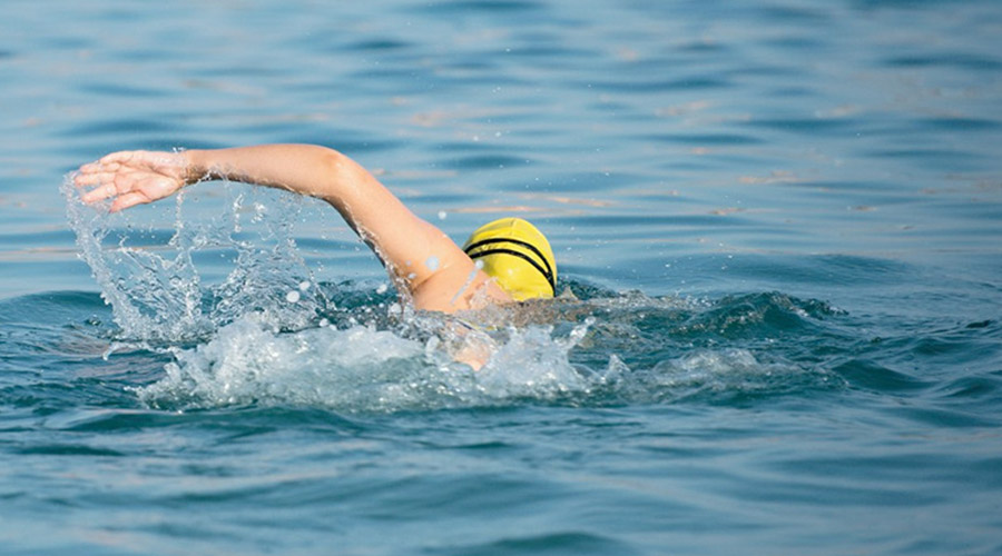 Coupe de natation Naples-Capri à Noël