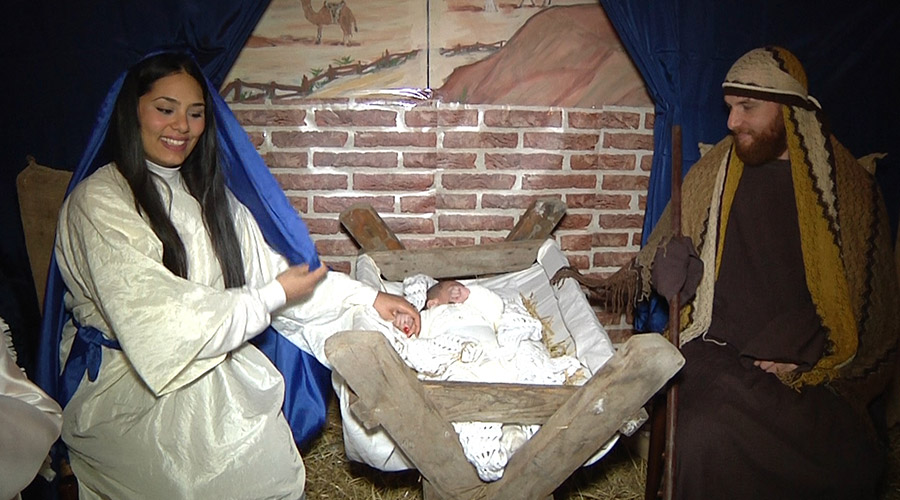 Scena della natività nel Presepe vivente della Maddalena