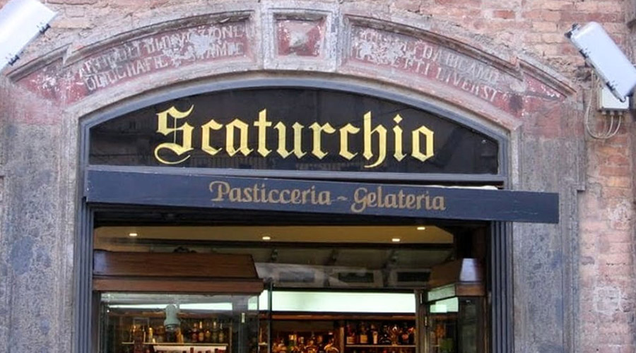 Il bar pasticceria Scaturchio a Napoli