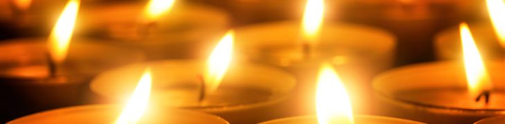 Candele accese per la Giornata della Memoria a Napoli