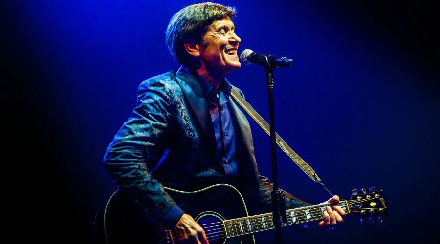 At the Palapartenope in Naples Gianni Morandi presents his new album with an unmissable concert