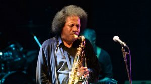 James Senese in concerto al Teatro Sannazaro di Napoli per festeggiare i 50 anni di carriera