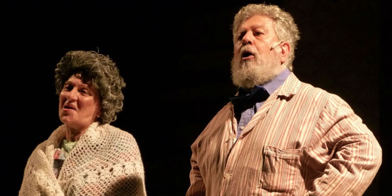 Lello Arena en Serpientes Familiares en el Teatro Augusteo de Nápoles