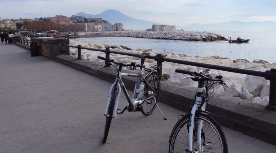 De bicicleta em Nápoles