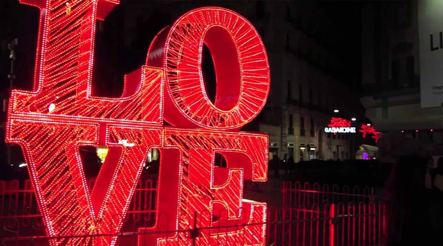 Llamada en Nápoles decorada para el Día de San Valentín