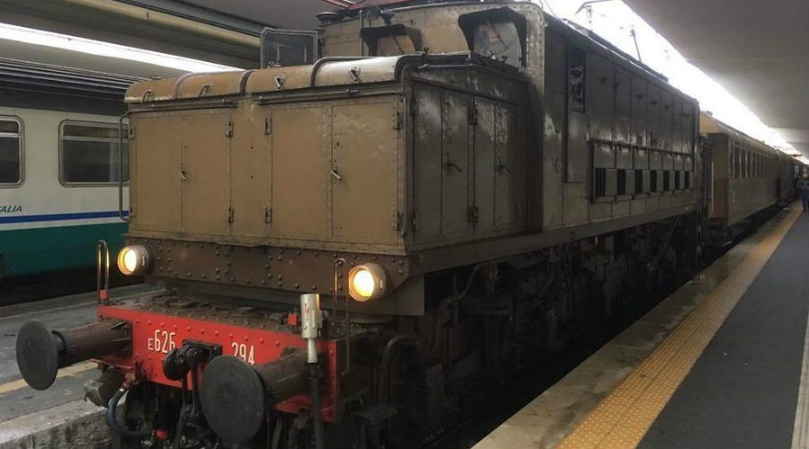 Vintage train of the Railway Museum of Pietrarsa