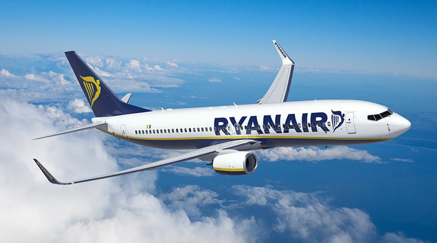 Самолет Ryanair