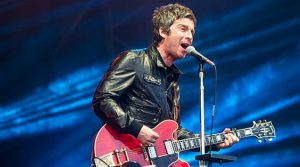 Noel Gallagher im Konzert in der Arena Flegrea in Neapel: der König des Britpop mit den High Flying Birds