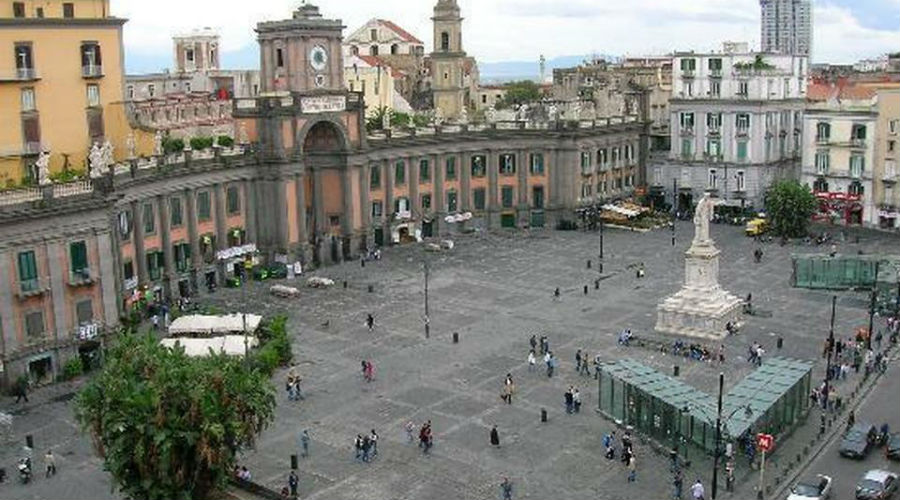 2020 Women's Day in Naples with a walk in the historic center