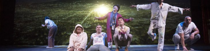 Lo spettacolo Qualcuno volò sul nido del cuculo di Alessandro Gassmann in scena al Teatro Bellini di Napoli