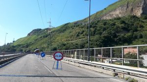 جهاز مروري مؤقت في Soccavo في نابولي مع مراحل 6 من العمل