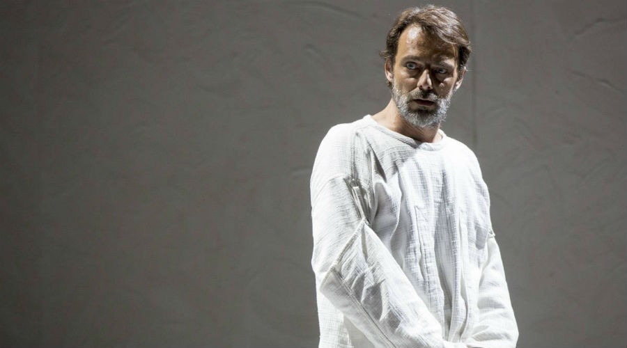 Alessandro Preziosi in the role of Van Gogh at the Mercadante Theater in Naples for the show The deafening smell of white