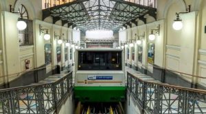 خط المترو 1 ، السكك الحديدية المعلقة والحافلات في نابولي في عيد الفصح وعيد الفصح يوم الاثنين 2021: جداول زمنية