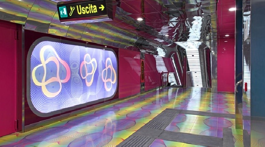Metro Università a Napoli