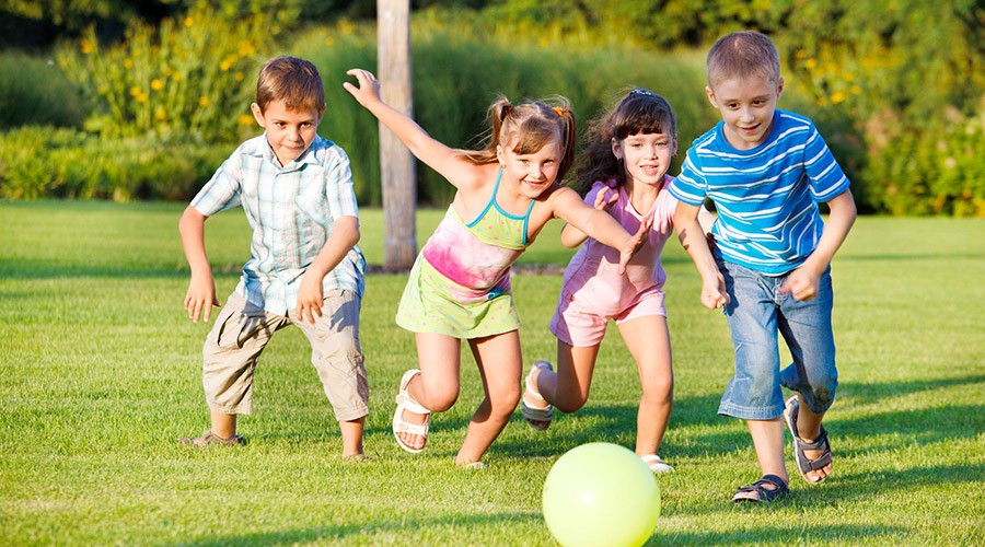 Niños jugando