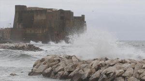 Wetterwarnung in Neapel und seiner Provinz, Schulen geschlossen und mögliche Unannehmlichkeiten für den Verkehr