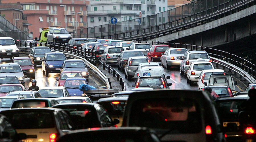 Périphérique de Naples, trafic intense