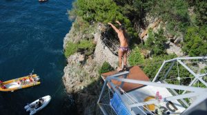 Spettacolare gara di tuffi al fiordo di Furore per il Marmeeting 2018