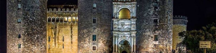 Maschio Angioino вечером