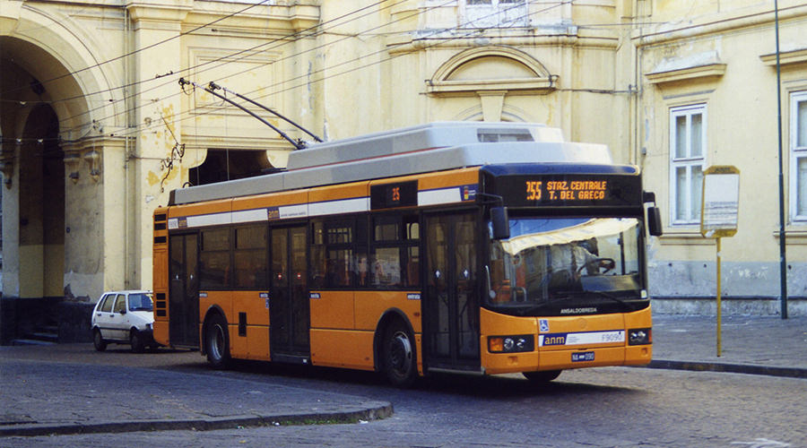 ônibus de Nápoles