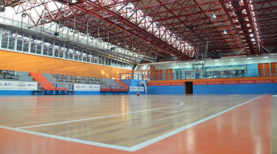 Campo di basket nel Centro Ester di Barra