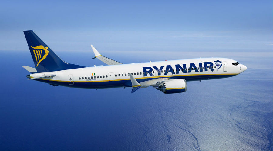 Ryanair in Naples: the low cost airline restarts with 29 routes |  Napolike.it