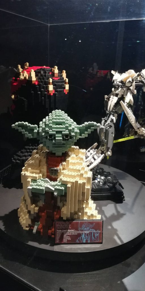 Zeigen Sie Brikmania Neapel, Yoda Star Wars