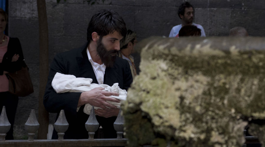 Theatrical guided tour of the Basilica dell'Annunziata and the Wheel of the Exposed in Naples