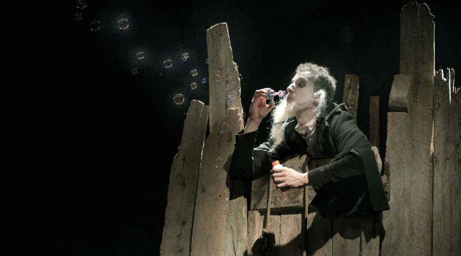 Hamlet on stage at the Nuovo Teatro Sanità in Naples