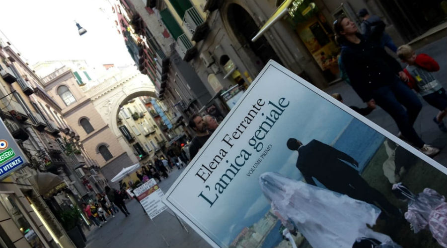 Fragments brillants, la première visite de Naples inspirée par le brillant ami d'Elena Ferrante