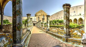 Una notte al Chiostro di Santa Chiara a Napoli: visite guidate e degustazioni
