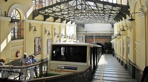 Funicolare Centrale di Napoli, prolungamento notturno sabato 25 maggio 2019