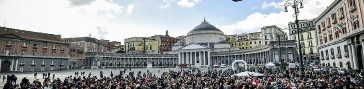 Befana a Napoli in Piazza Plebiscito