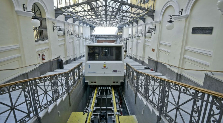 Central Funicular of Naples