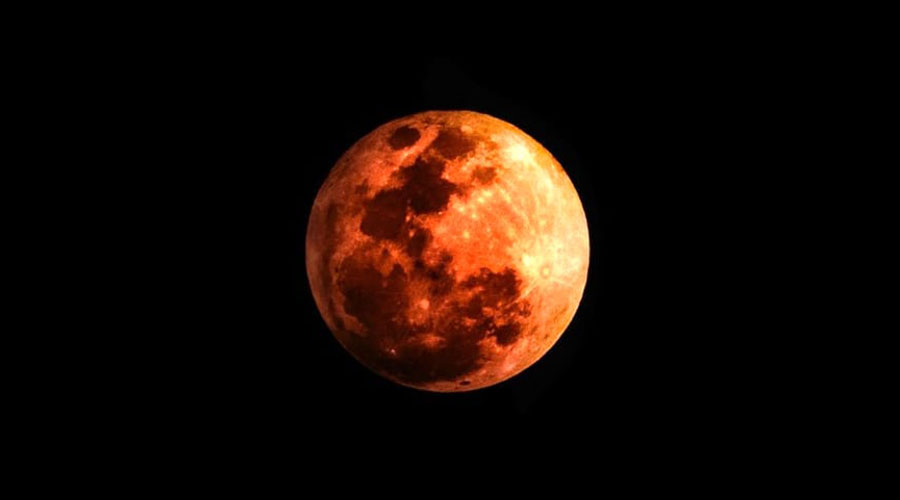 Rote Superluna, Mondfinsternis