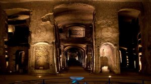 Aperivisita serale alle Catacombe di San Gennaro: un appuntamento da non perdere