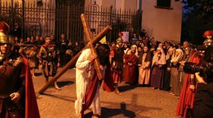 عبر Crucis in Ravello لعيد الفصح 2019: التمثيل التمهيدي مع ظهور 300