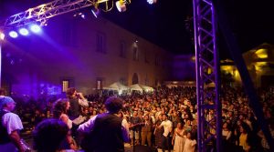 Atella Sound Circus 2019 gibt das Festival der Musik- und Straßenkünstler zurück